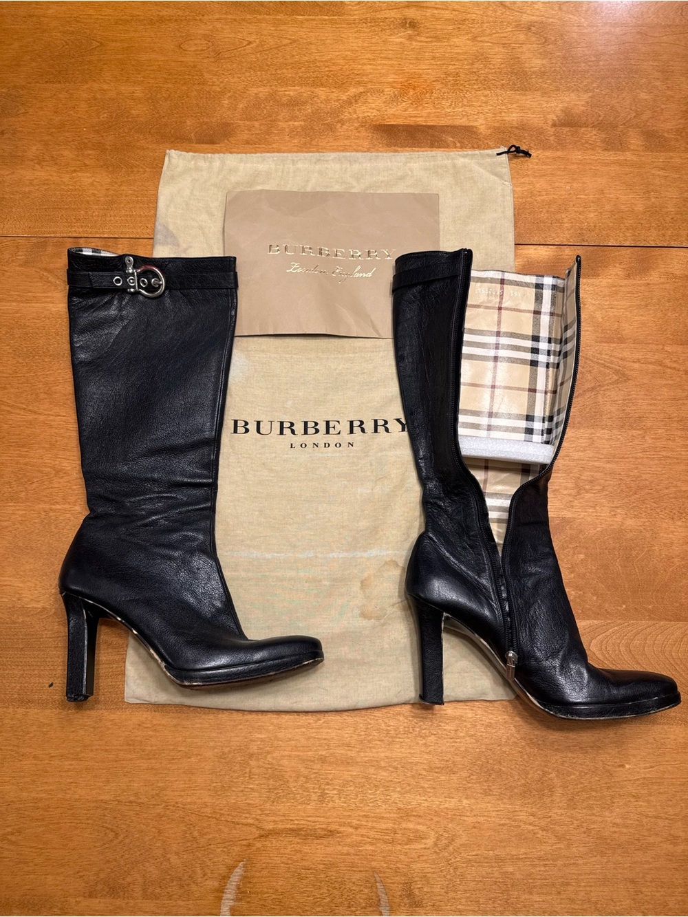 Burberry Black Leather Knee-High Heeled Boots with Vintage Check Interior